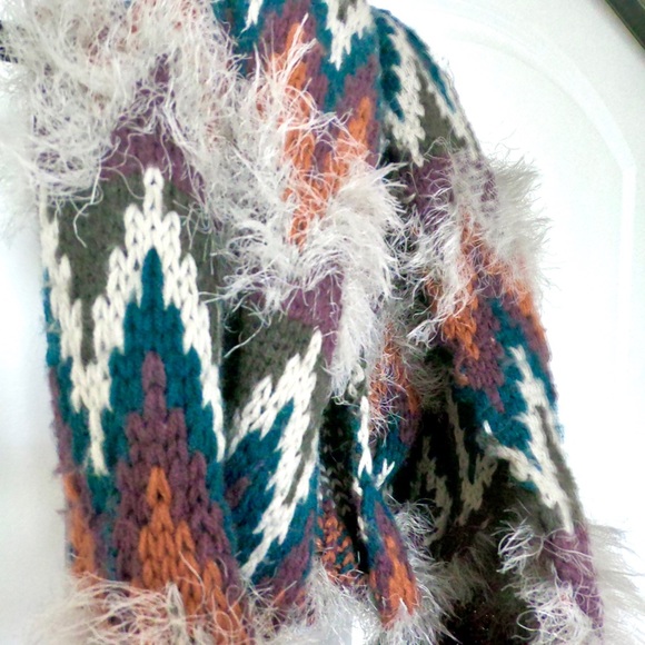 Buckle infinity scarf - Picture 2 of 2